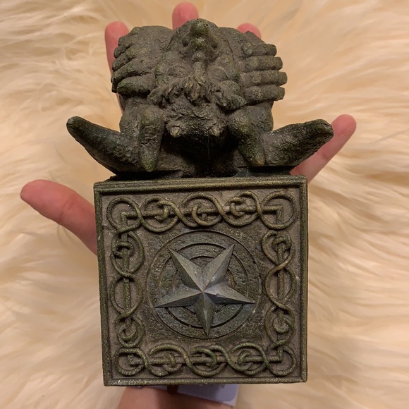 Gargoyle trinket box with pentacle gothic not cc eligible - Picture 9 of 10